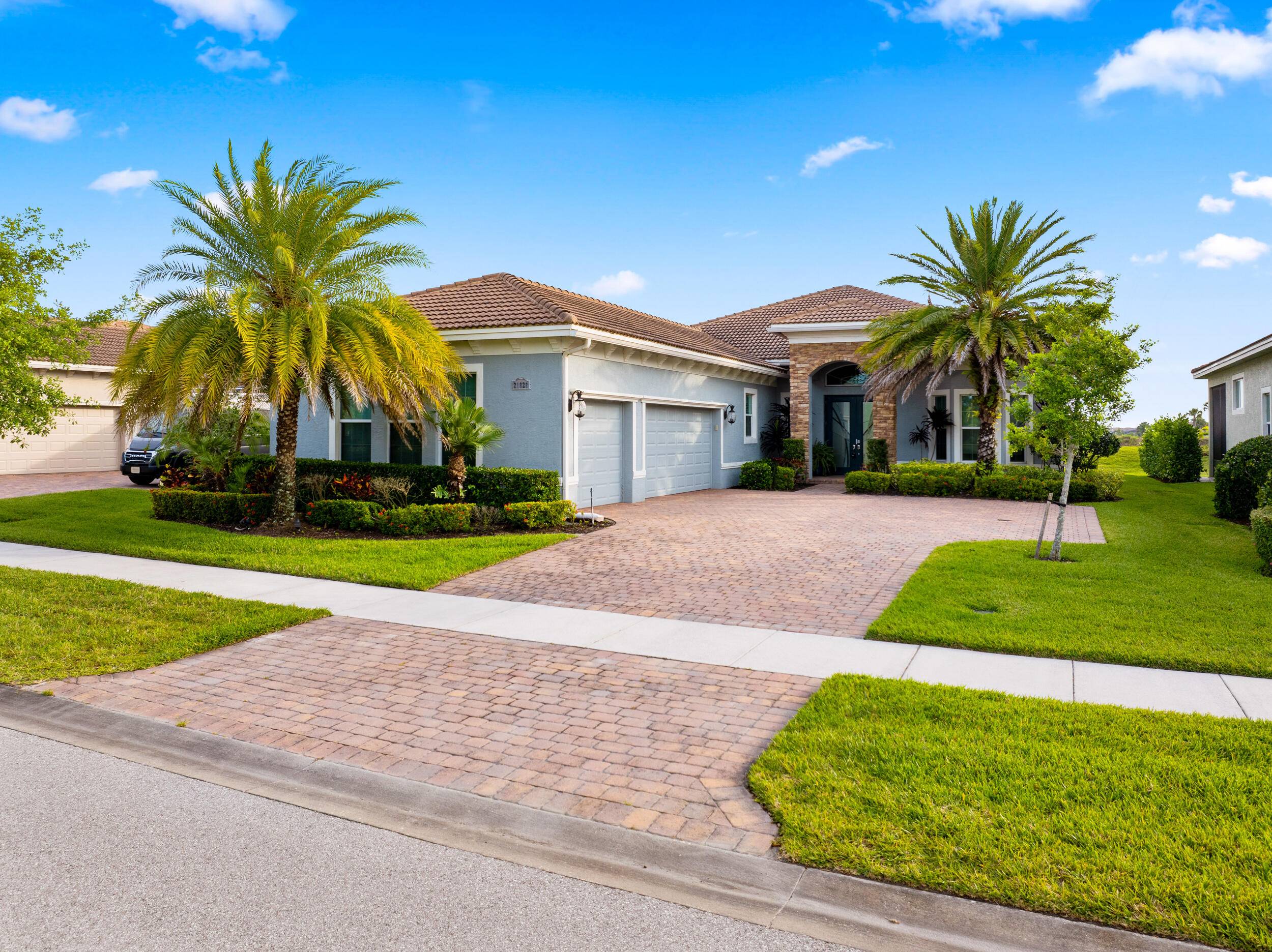 Spacious Bellacera Model in Cresswind at Verano.