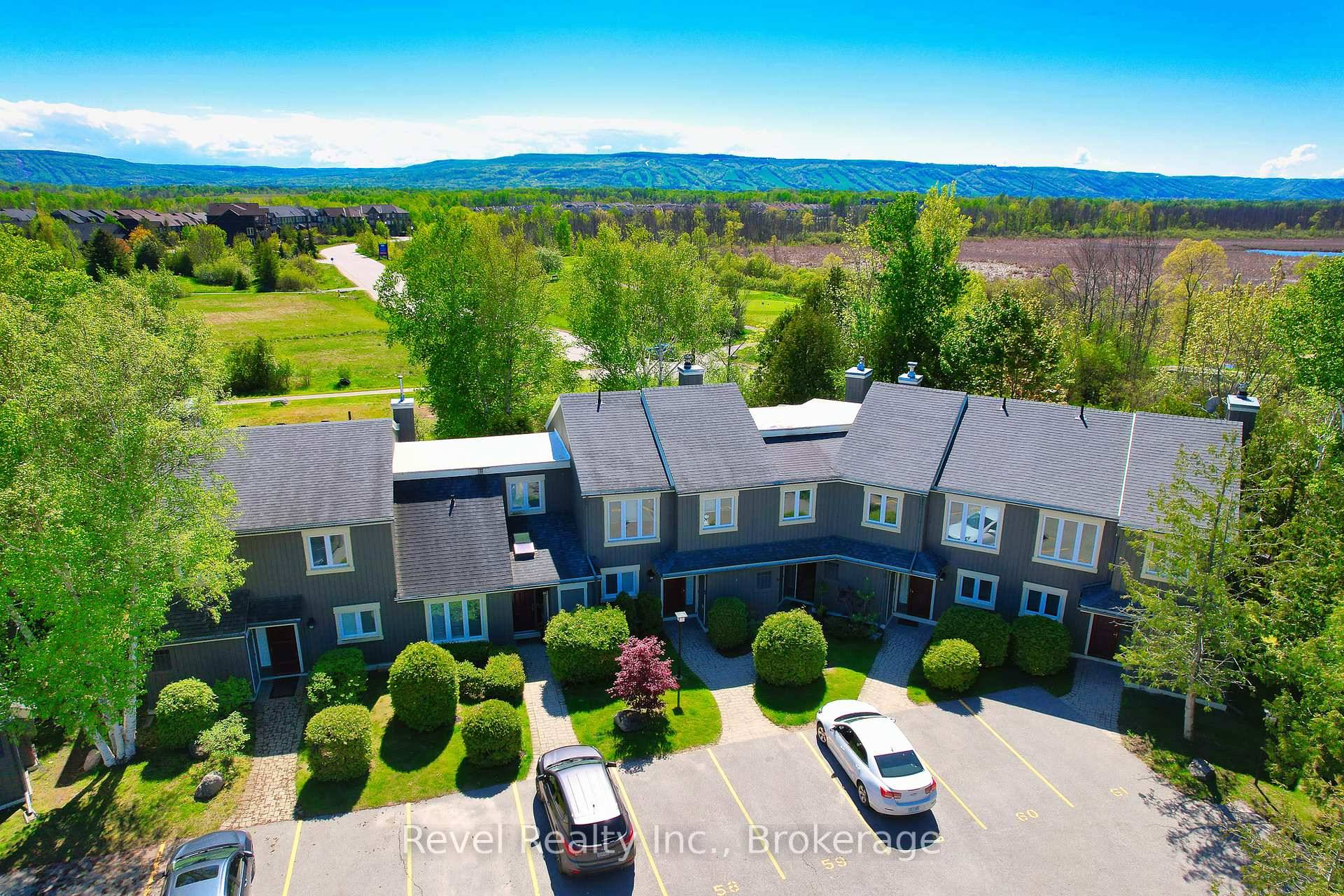 Beautifully Updated Condo with Panoramic Views in Cranberry Village.