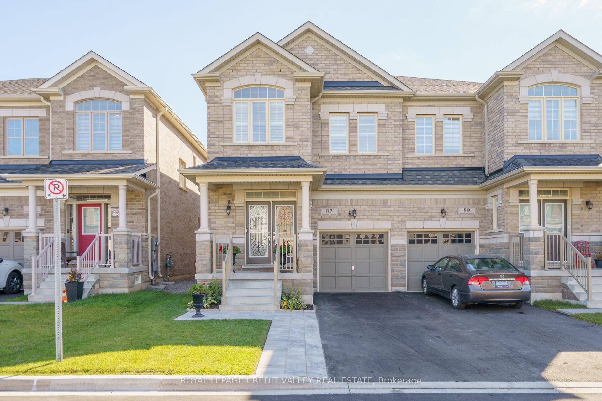 Stunning Luxury semi in the Heart of Waterdown A True Master piece !