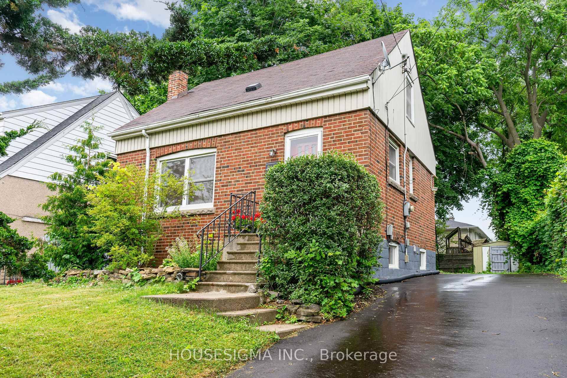 Welcome To 225 Bowman Street.
