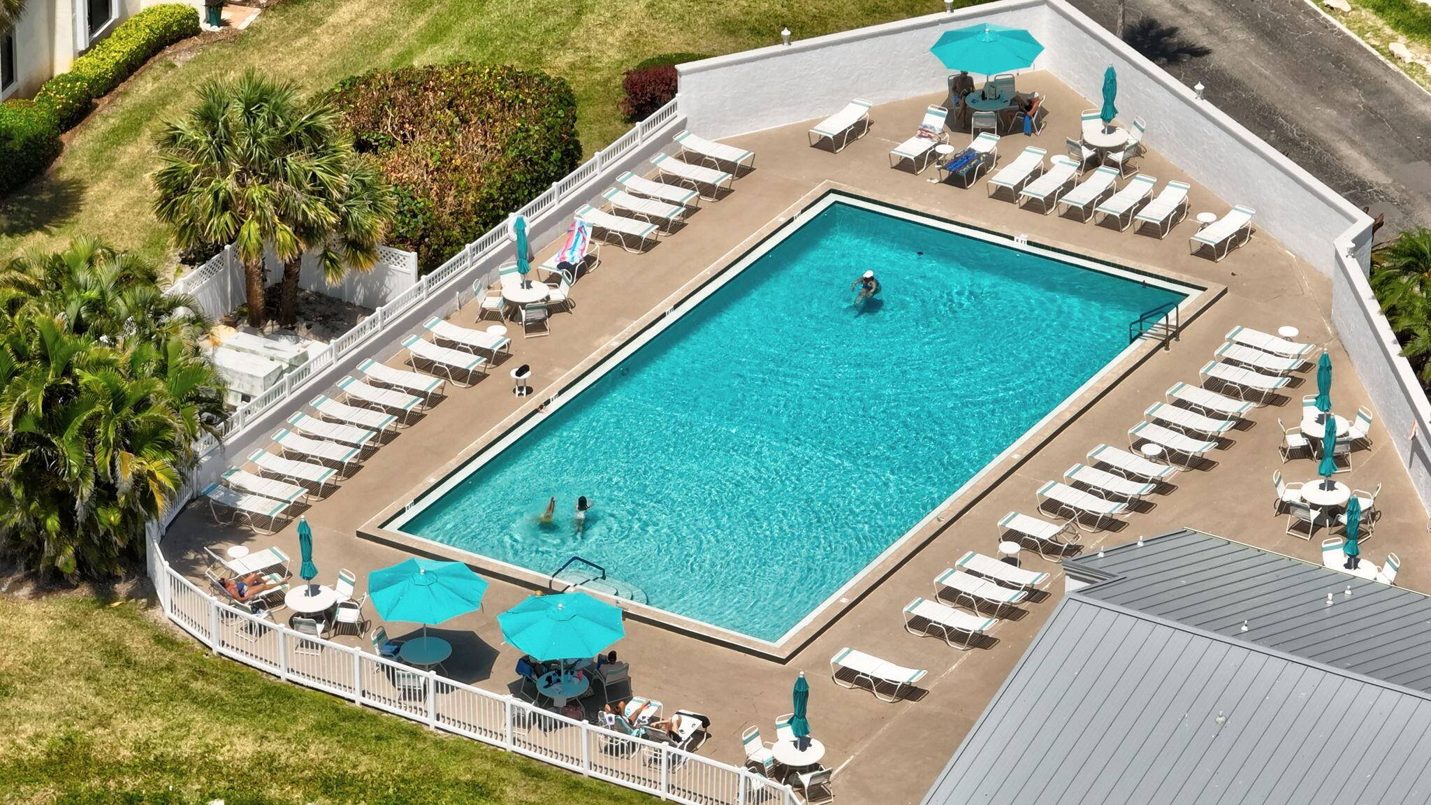 Paradise Found ! ! ! 2nd floor 2 2 Seascape I condo in desirable Ocean Village.