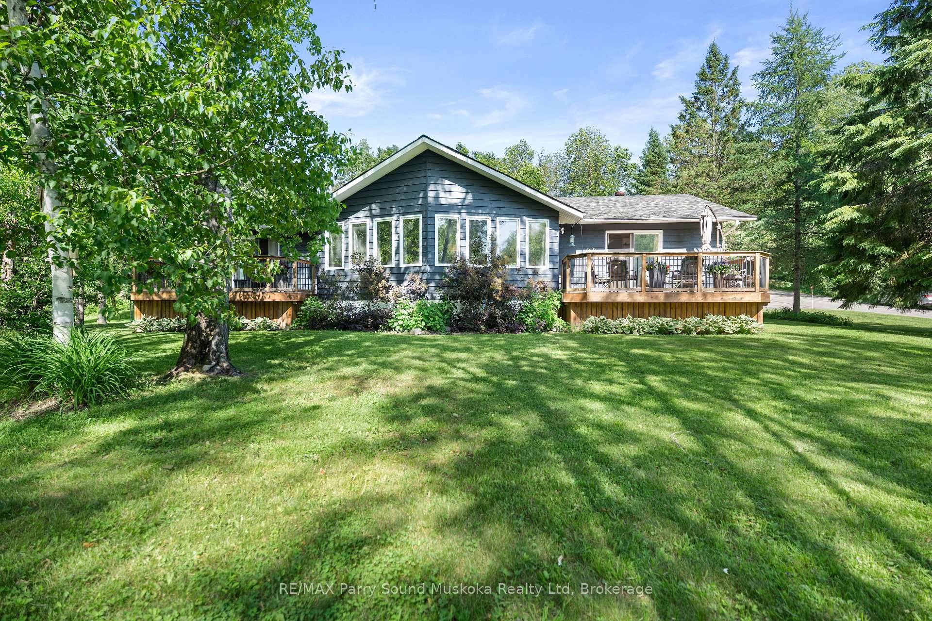 Immaculate, 4 bedroom 2 bathroom family home in the desirable and quaint village of Rosseau w approximate 3600 square feet.