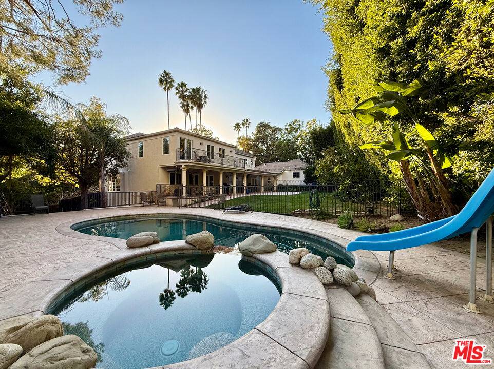 810  N Sierra Dr 5.0 Beverly Hills LA