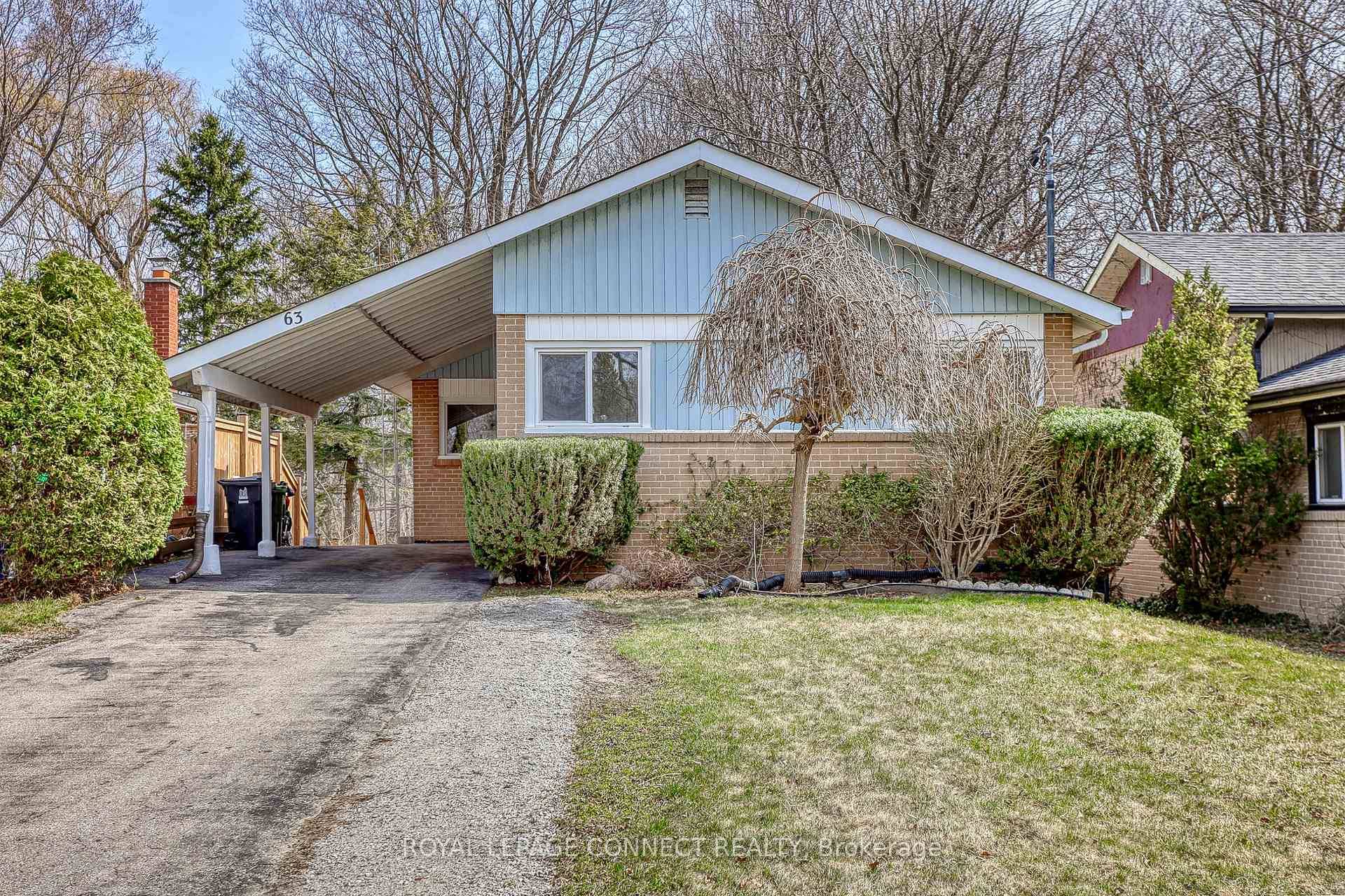 Stunning, Move in Condition !