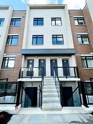 Gorgeous Urban 2 Beds and 2 Baths townhome in the sought after Lakeview.