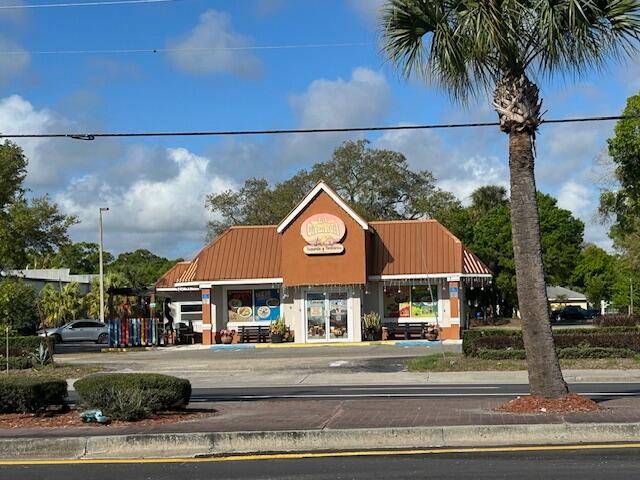 Commercial restaurant building situated on 1 acre within city limits, currently operating as a restaurant.