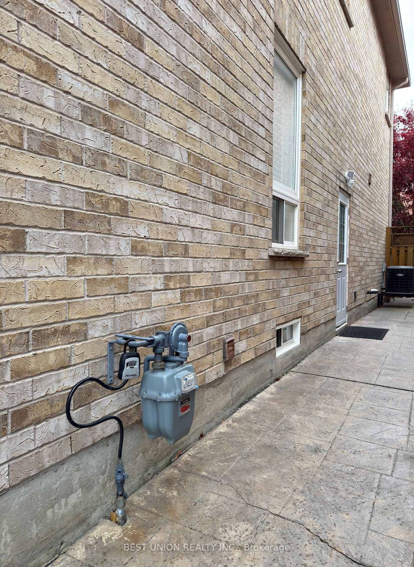 Wow, bright basement apartment with separate entrance for lease.