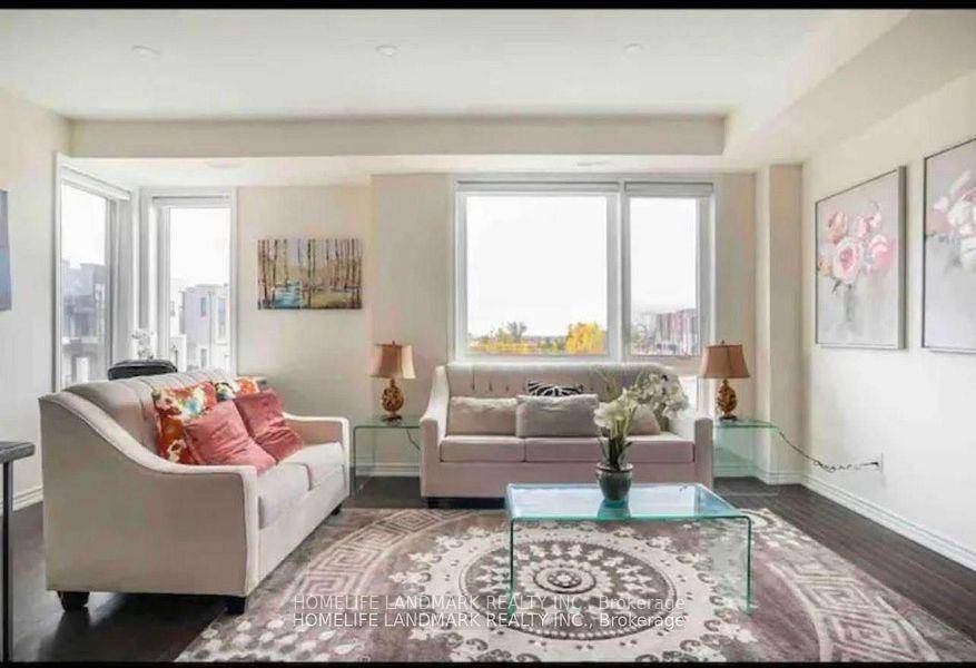 Only 4 Years New Abbey Lane Contemporary Freehold Townhome By Poetry Living.