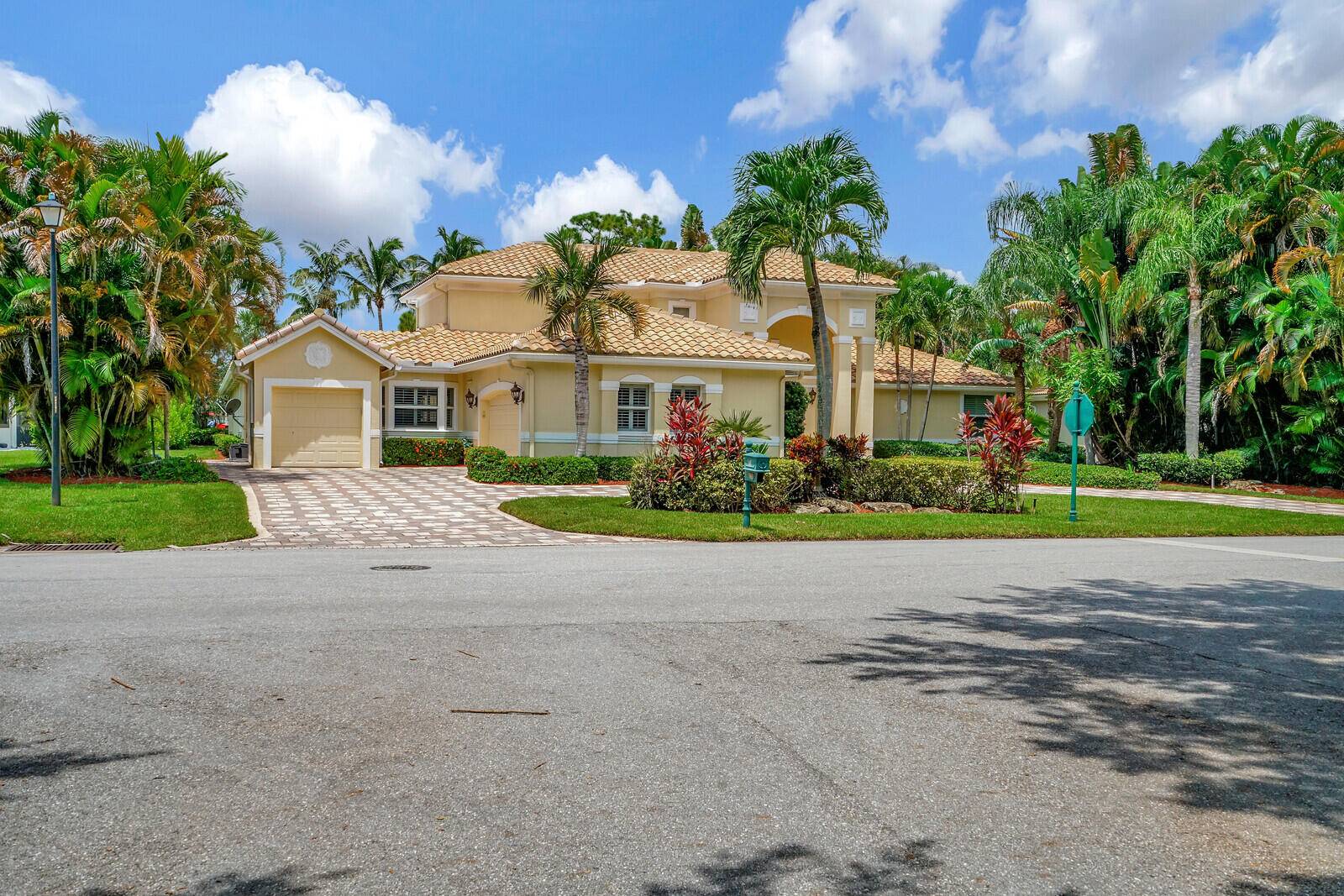Expansive Estate home on premier Preserve Championship Course 18th hole with every room and balcony having pool, golf and sunset views.