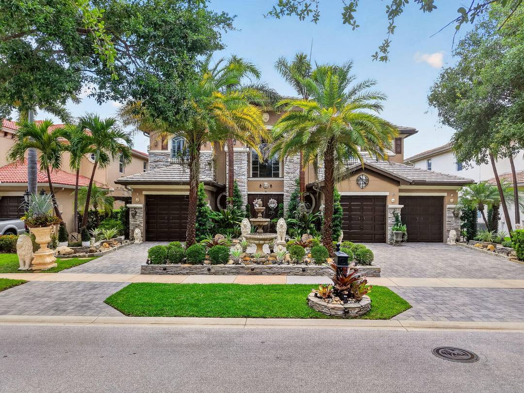 Experience luxury living at its finest in this exquisite Ternbridge model by renowned builder Toll Brothers, perfectly positioned on a premium lakefront lot w expansive water views amp ; unforgettable ...