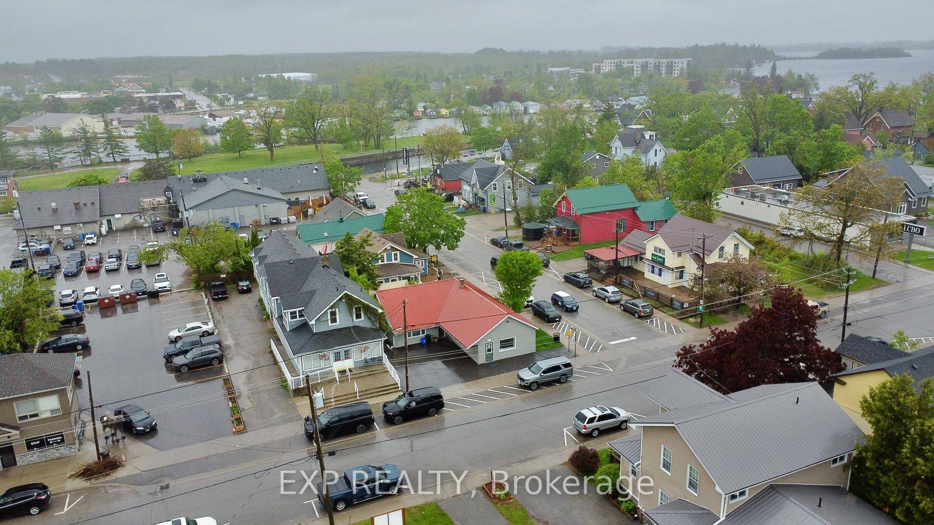 PRIME LOCATION IN FENELON FALLS.
