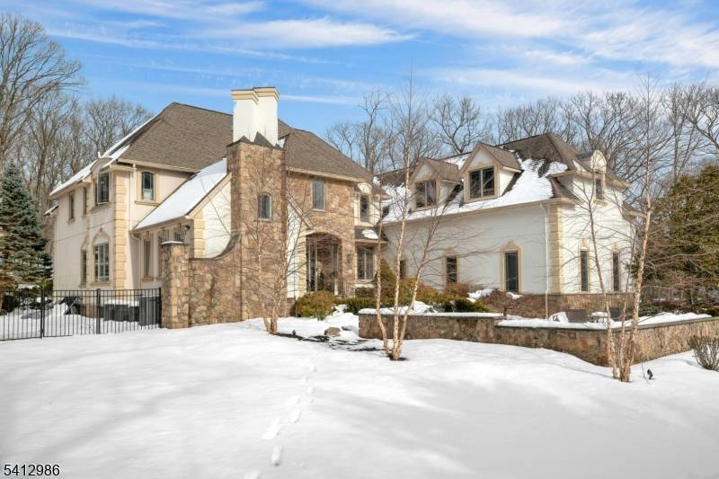 Exquisite Private Retreat on 3.