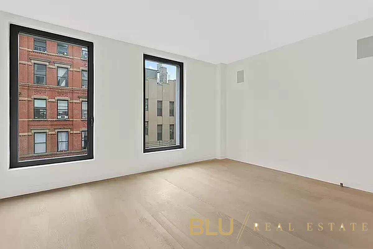 Be the resident of this contemporary studio in the landmarked new development building at 45 E 7th Street !