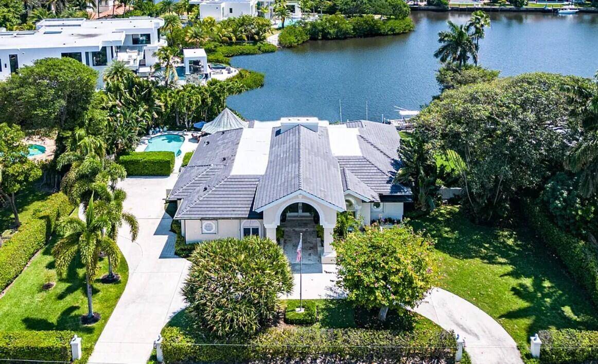 This property is available for seasonal rental only between 3 and 6 months in duration between the season of November 1, 2025 May 31, 2026.