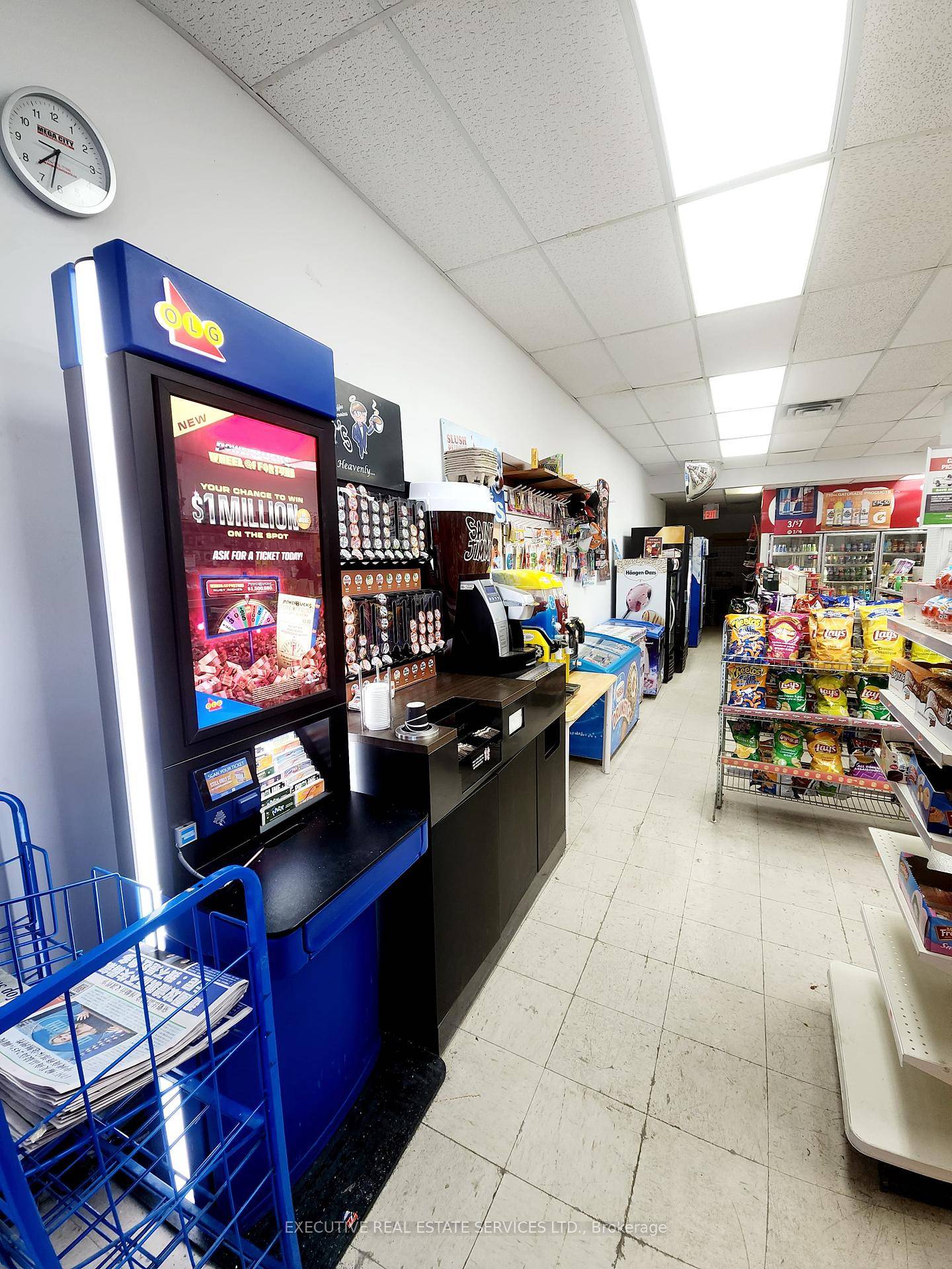 Fantastic opportunity to own a well established convenience store in a high traffic plaza, Surrounded by schools, restaurants, cafes, and shopping hubs, this prime location offers excellent visibility and steady ...