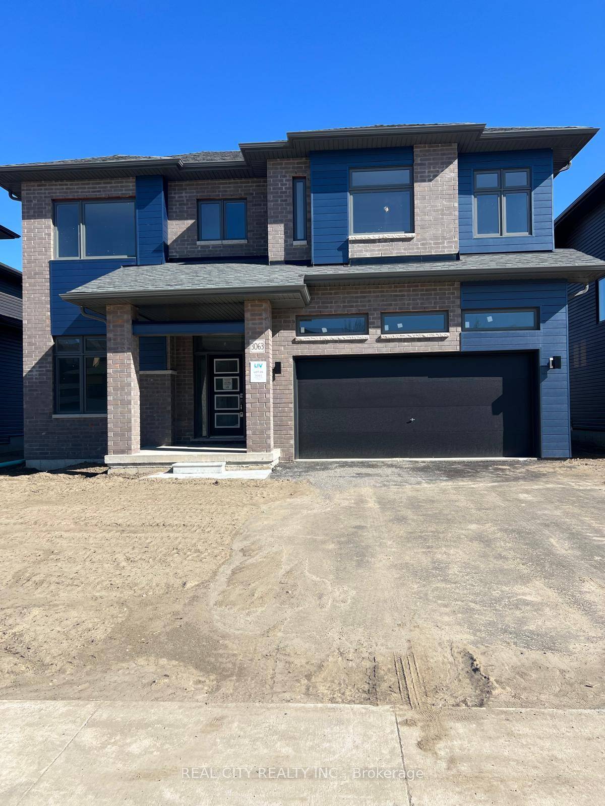 Beautiful Brand new 4 Bedrooms and 3 Baths Detached House Severn just minutes from Orillia, Experience the ultimate in lakeside living with this captivating spacious 4 bedroom 3 bathroom detached ...