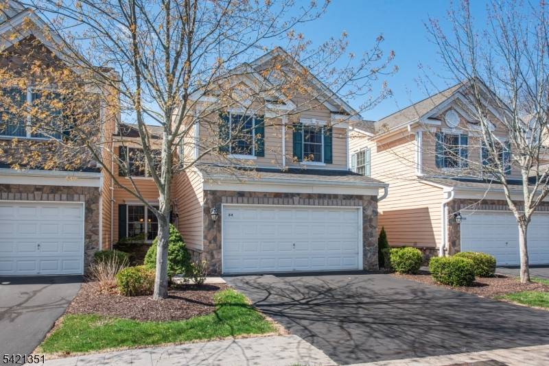 Pristine townhome in Parsippany ?
