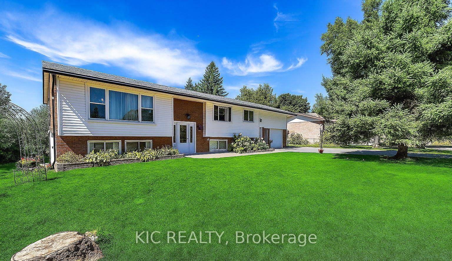 Set back from the main road and offering the utmost in peace and serenity.