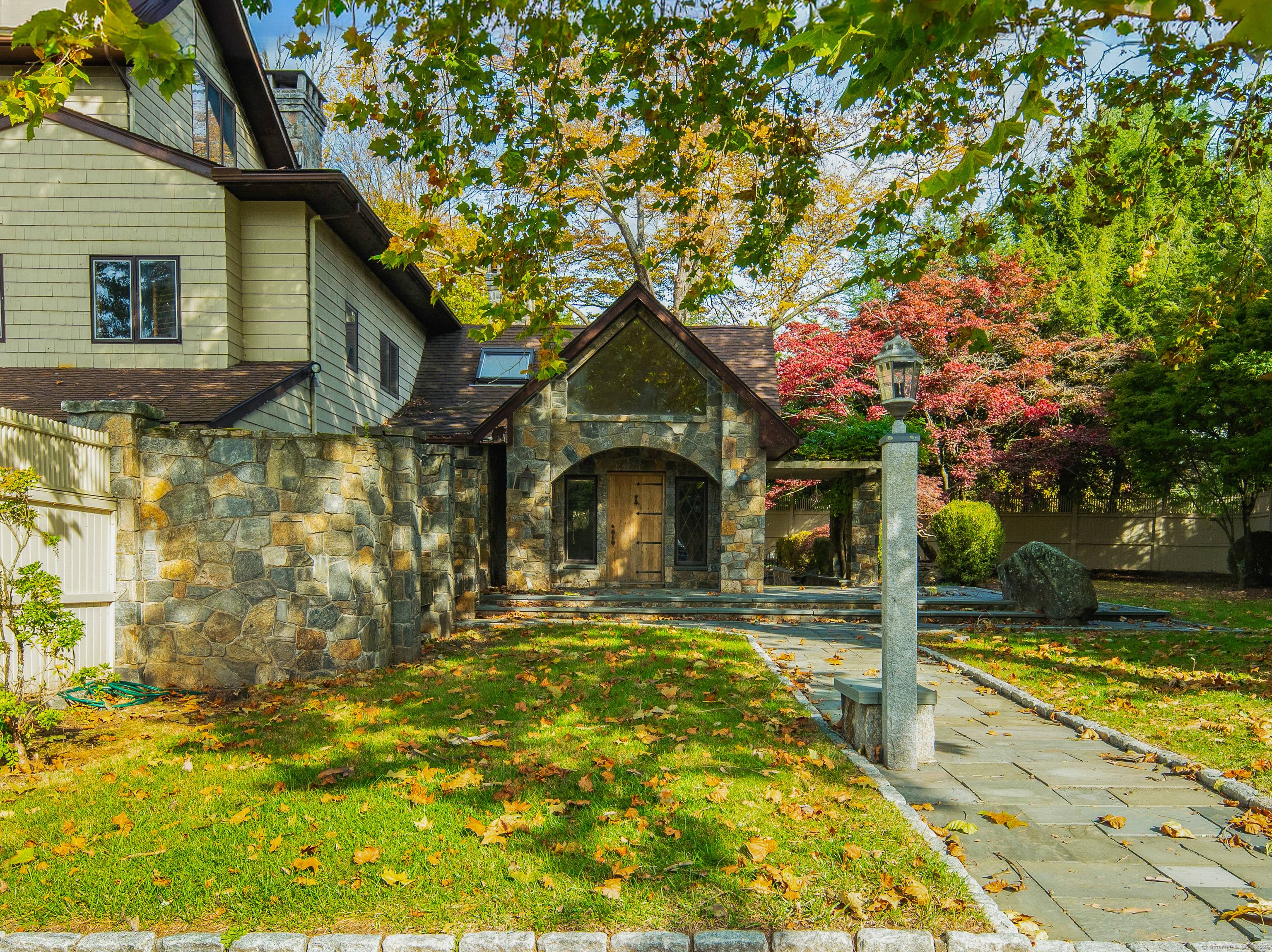 A Premier New England Property Extraordinary Opportunity !