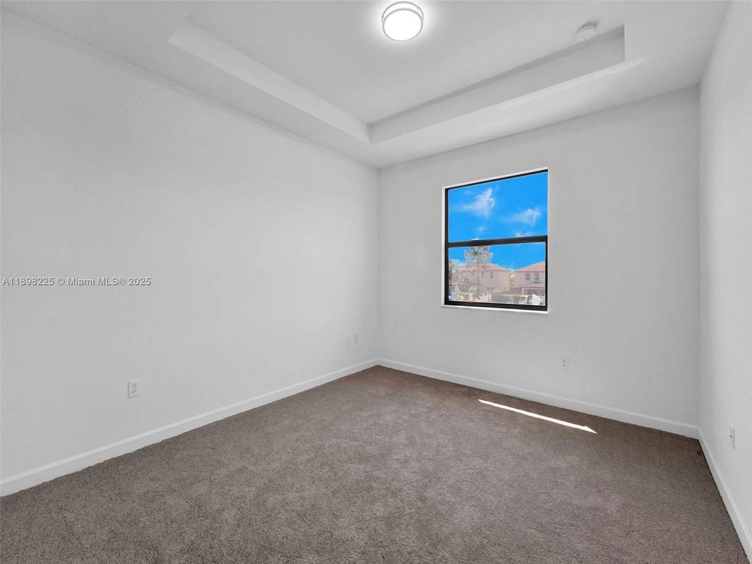 Investor alert Beautiful Corner Townhouse for Sale !