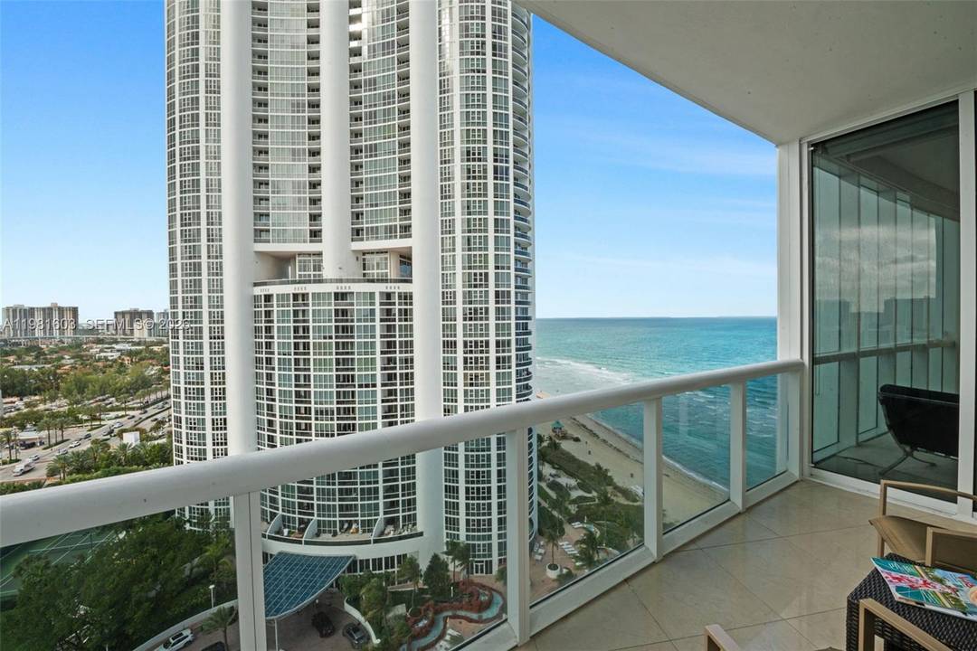 Enjoy sweeping Atlantic Ocean and Intracoastal Waterway views from Residence 1808 in the desirable 08 line at Trump Palace.