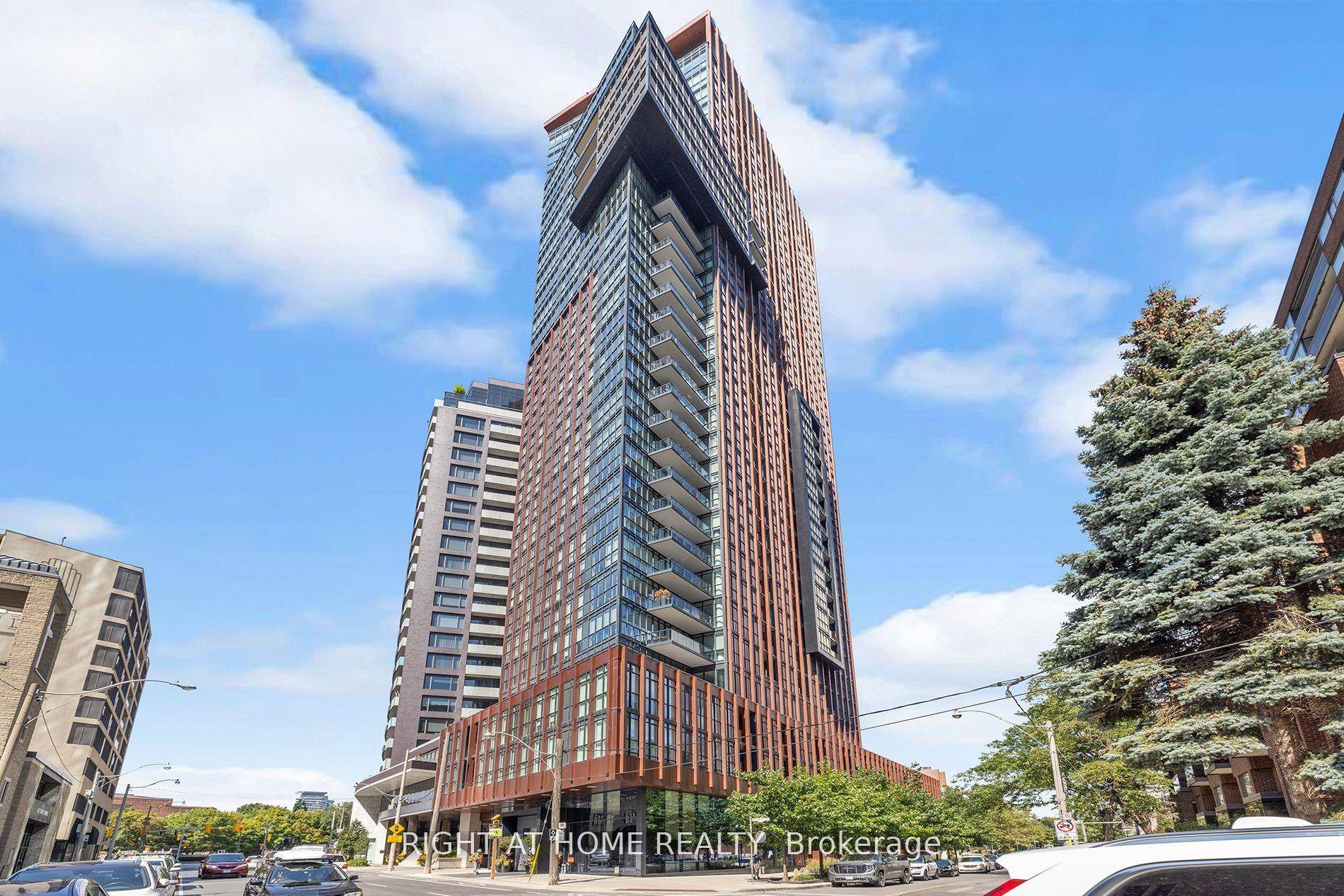 A luxury Yorkville townhome with superb style, space and sophistication.