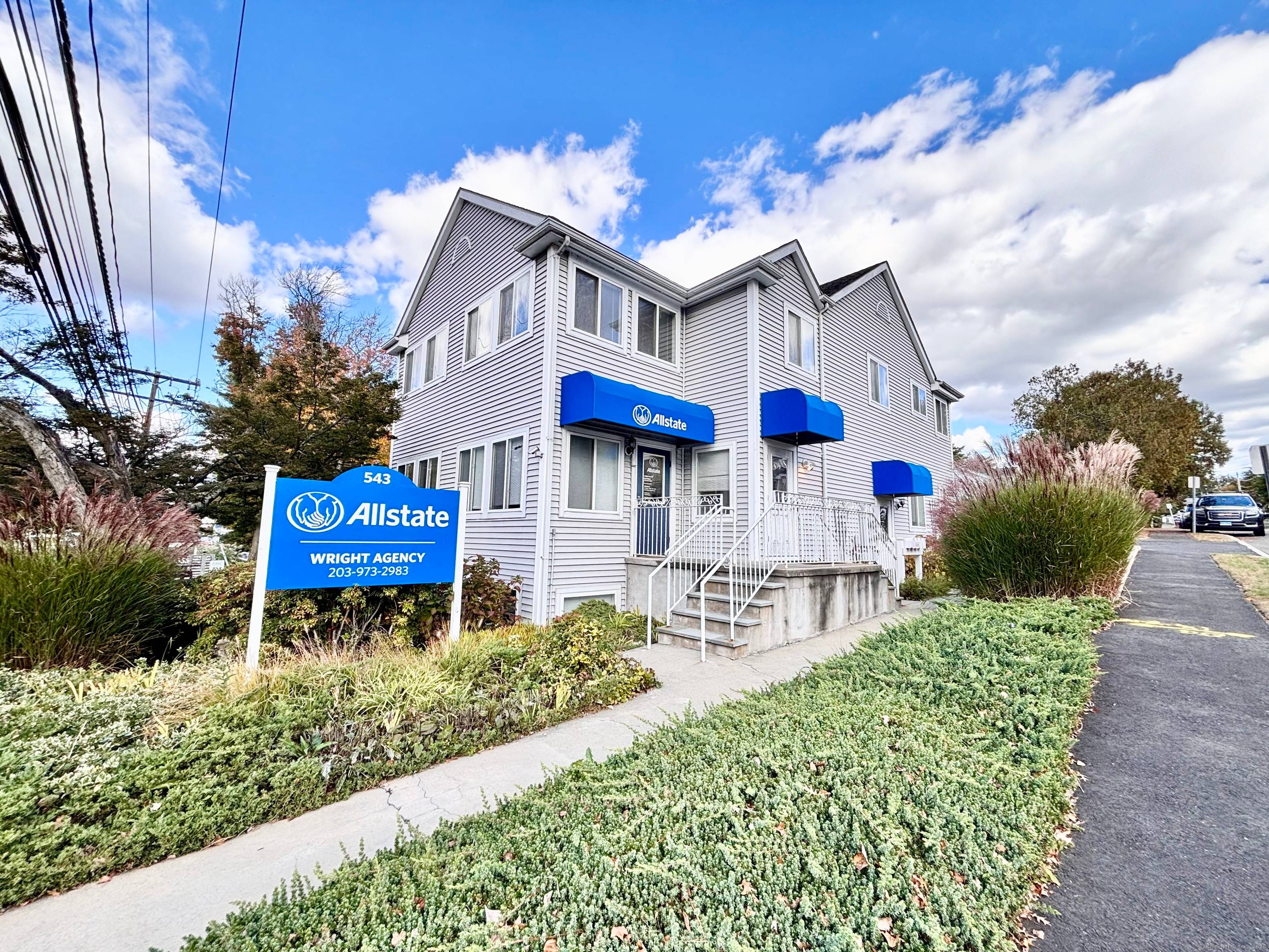 FOR SALE OR LEASE 543 Newfield Avenue, Stamford, CT 06905 Nizzardo Real Estate Services is pleased to present this rare mixed use investment opportunity located at the highly visible and ...