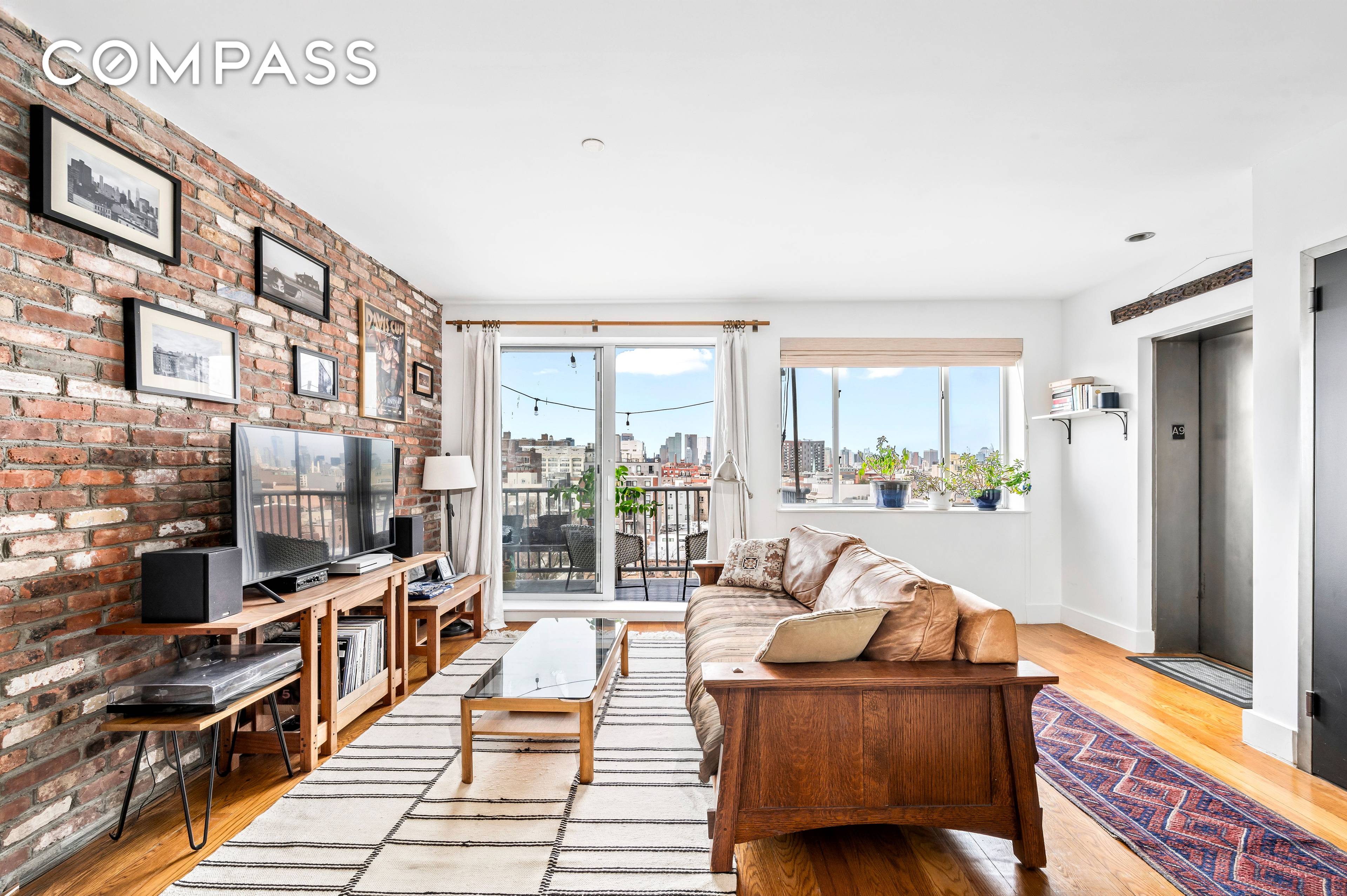 Designer Renovated PH with Three Outdoor Spaces amp ; Skyline Views.