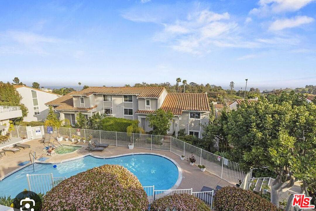 28296 Rey De Copas Ln 2BR Malibu La