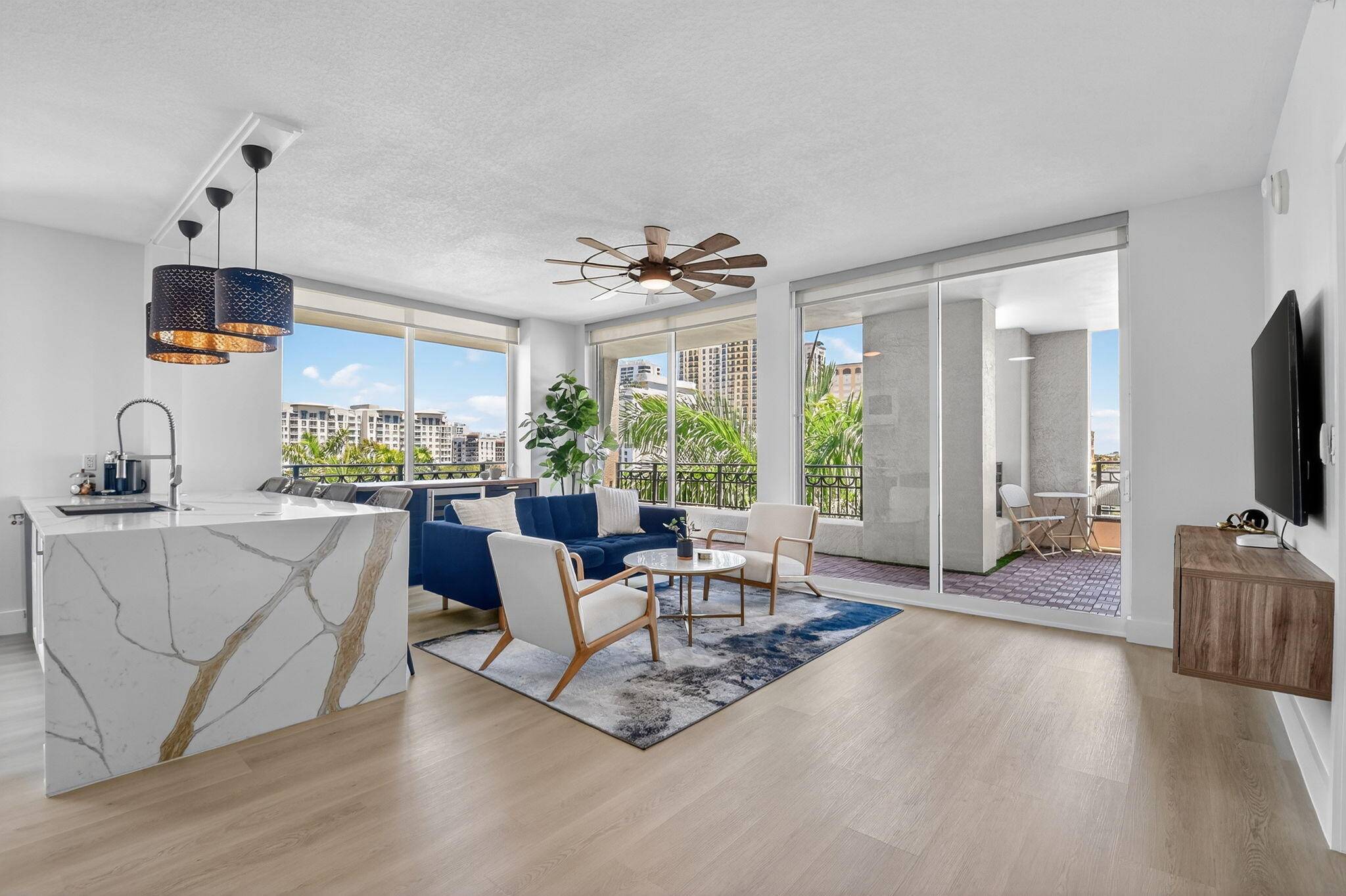 AVAILABLE NOW ! FULLY FURNISHED TURNKEY !