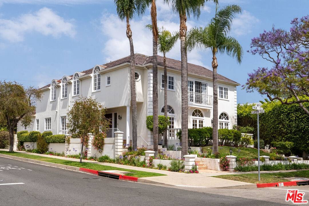 201  N Palm Dr 6BR Beverly Hills Post Office | B.H.P.O. La