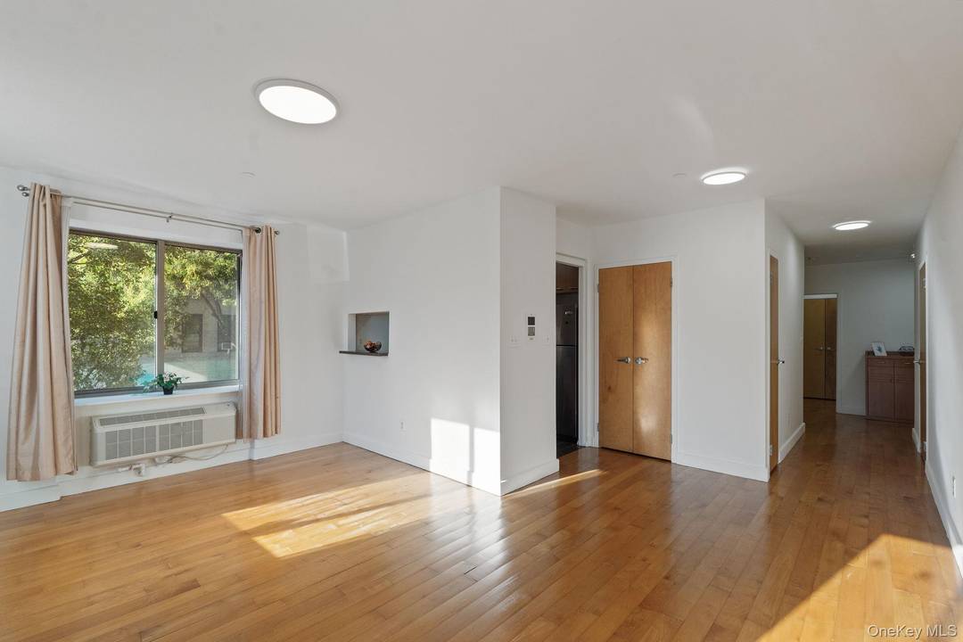 South East Facing Modern 2 Bedroom, 2 Bath at The New Amsterdam Washington Heights I was fortunate to be part of this beautiful development when it was first built, and ...