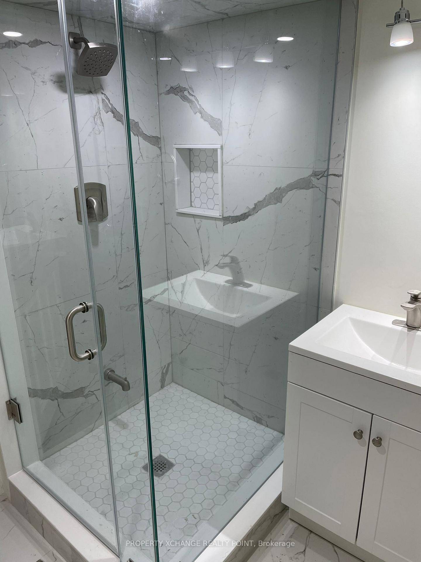 Renovated Spacious 1 bedroom with shared kitchen, bathroom, and living room with 1 other person in Prime Brampton Location close to all amenities and 401 Clean home on Quiet street