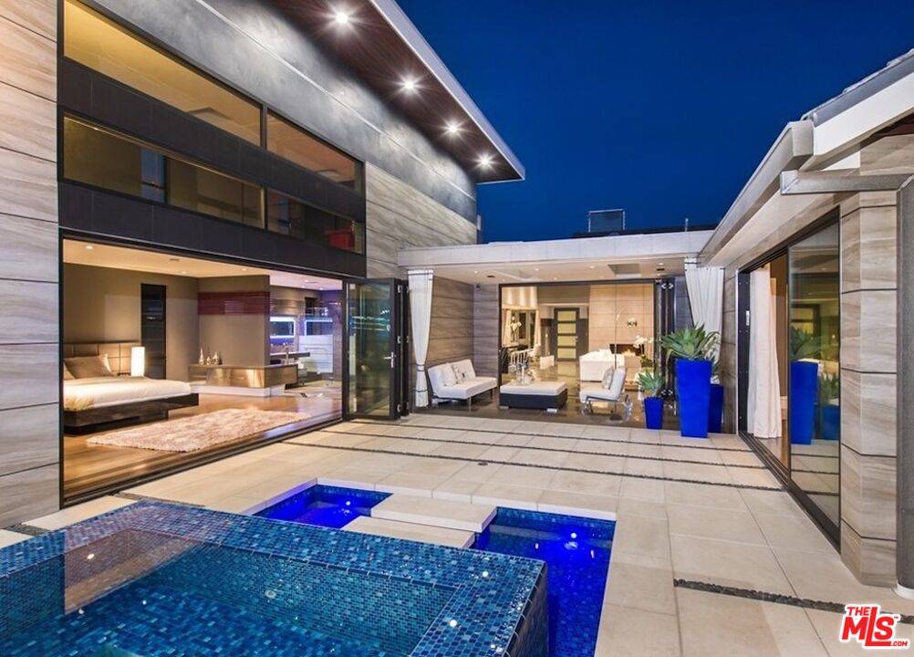 12318 W SUNSET BLVD 4BR Brentwood La