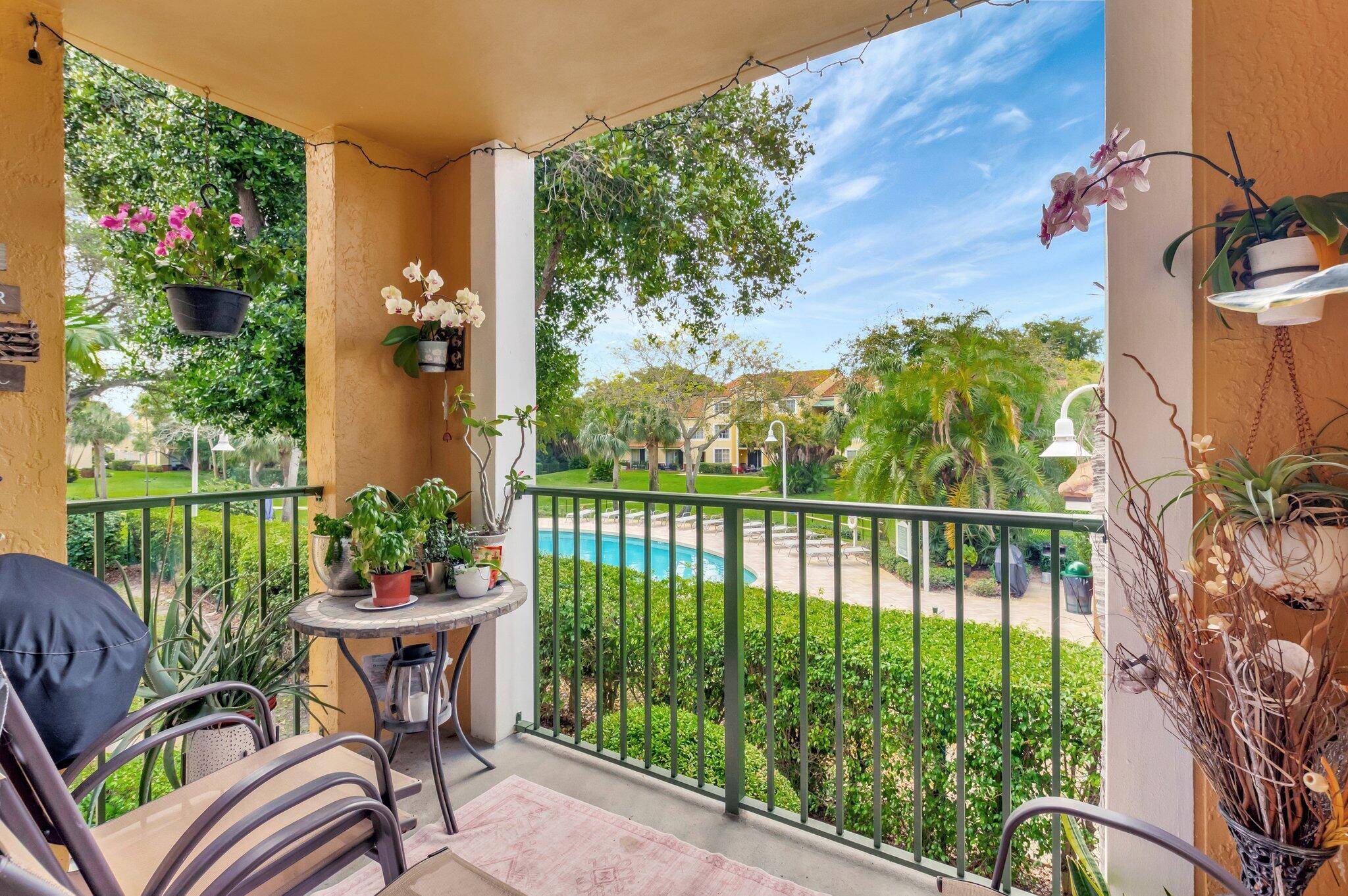 Get your pool floats and sunblock because it's time for a new condo !