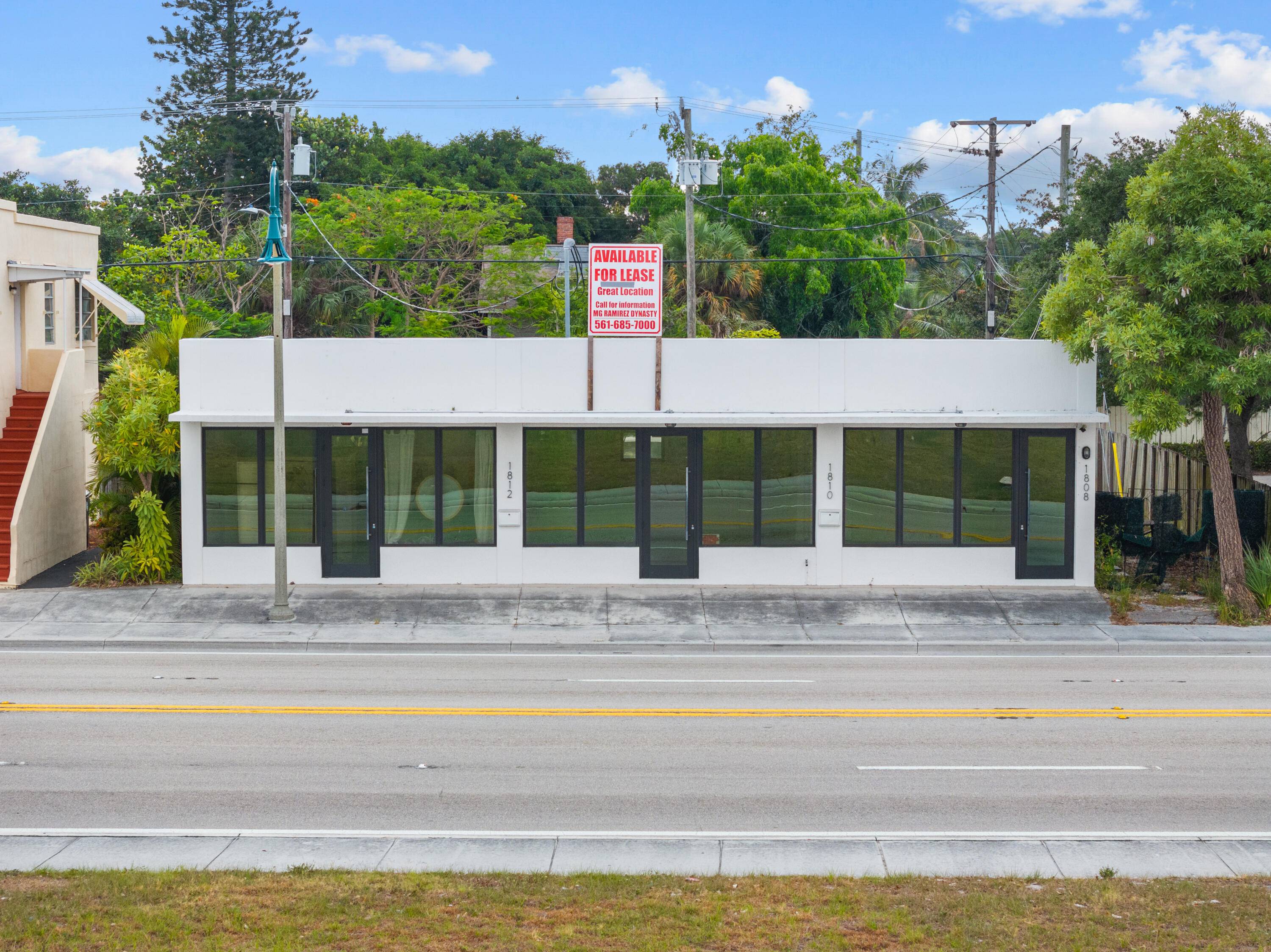 High Visibility Retail Space Available Now For Lease !