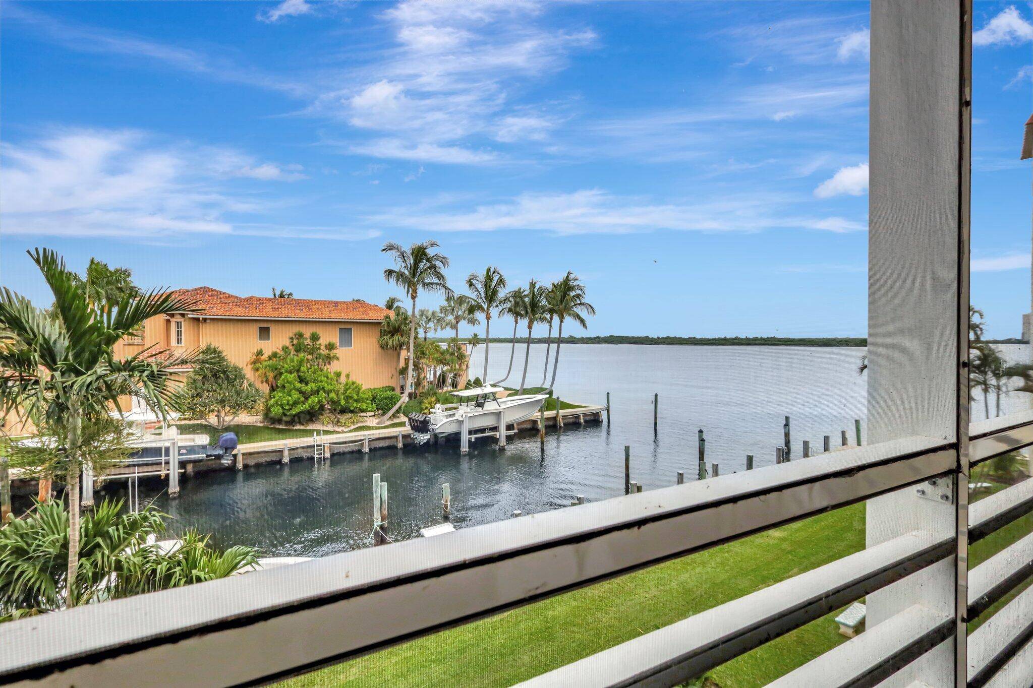 WATER VIEW ONE BEDROOM CONDO WITH BALCONY ON THE THIRD FLOOR WITH COMMUNITY ELEVATORLARGE HEATTED POOL WITH STUNNING VIEW OF INTRACOASTAL OCEAN ACCESS NO FIXED BRIDGES 2 MILES FROM LAKE ...