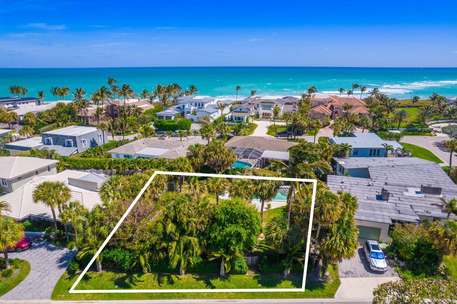 Don't miss this vacant lot in Jupiter Inlet Colony on one of the best locations in the community very close to the beach access, the Beach Club and on one ...