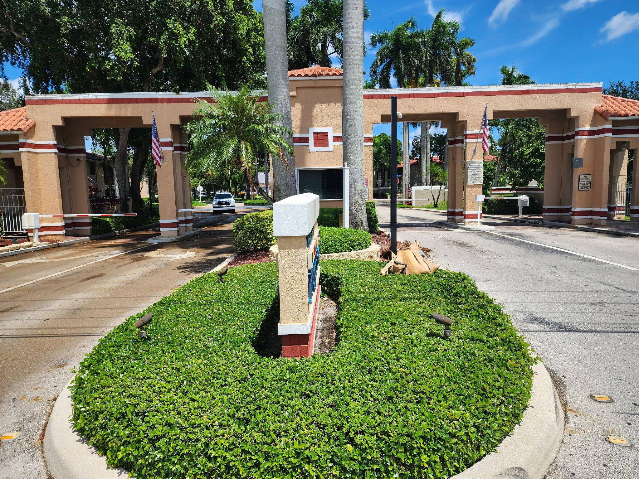 Welcome home to this charming 2 bedroom, 2 bathroom condo located in the desirable gated community of PierPointe in the heart of Pembroke Pines.