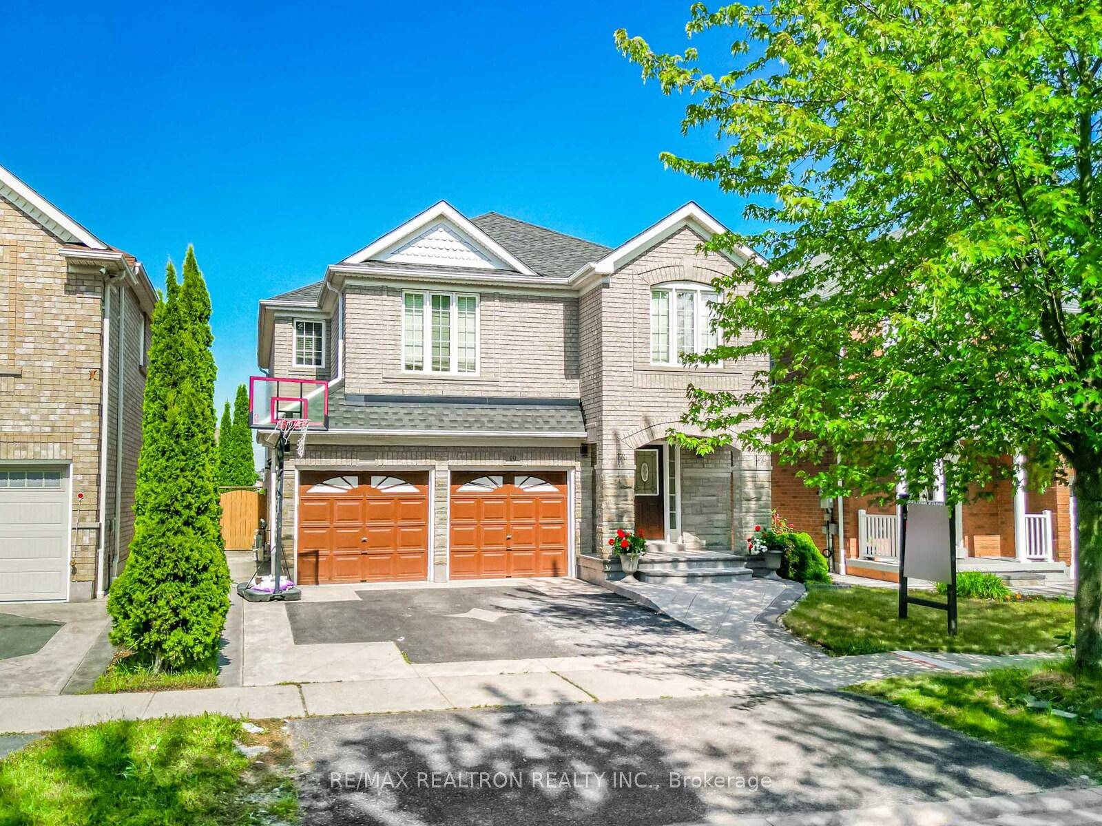 Welcome to this beautifully maintained detached 4 bedroom home located in the highly sought after Northwest Community in ajax.