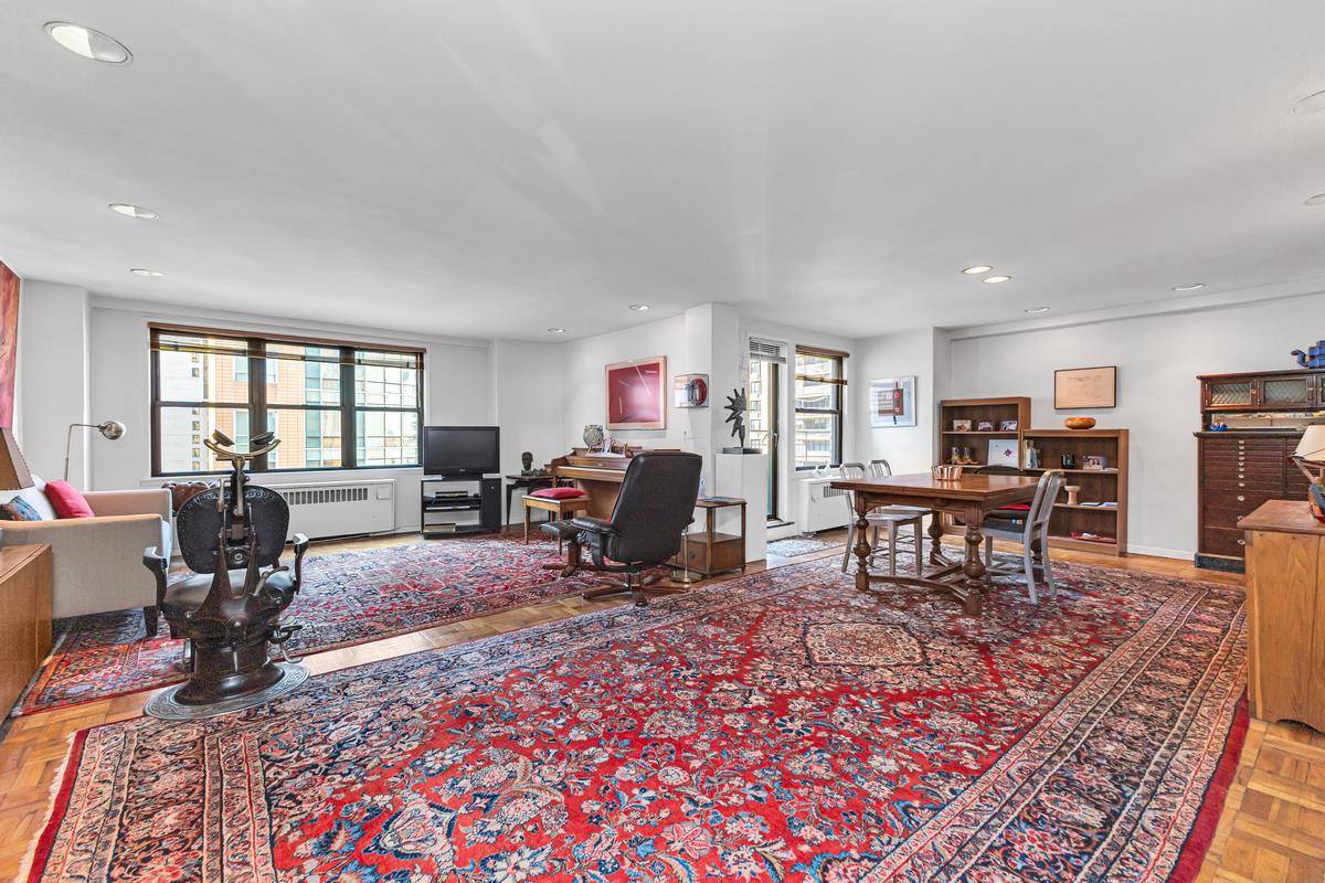 NEW TO MARKETCONVERTIBLE THREE BEDROOM TERRACE amp ; BEAUTIFUL VIEWS Enter this gracious and spacious high floor 2 bedroom 2 full bath apartment through a foyer leading to an enormous ...