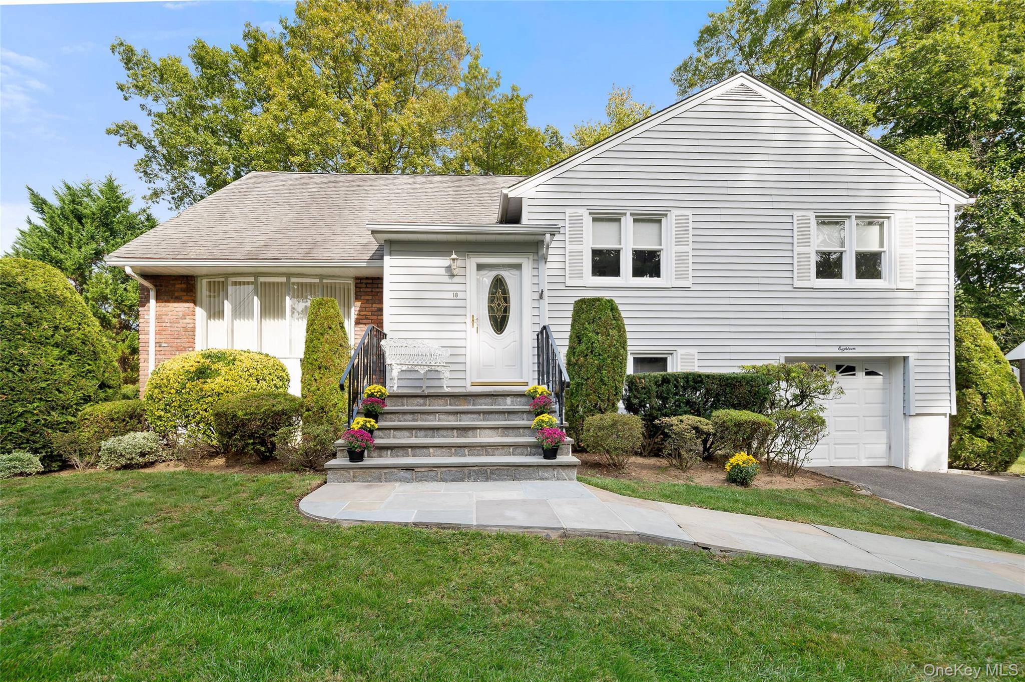 Welcome to this beautiful split level home in the desirable Maplewood Park neighborhood.