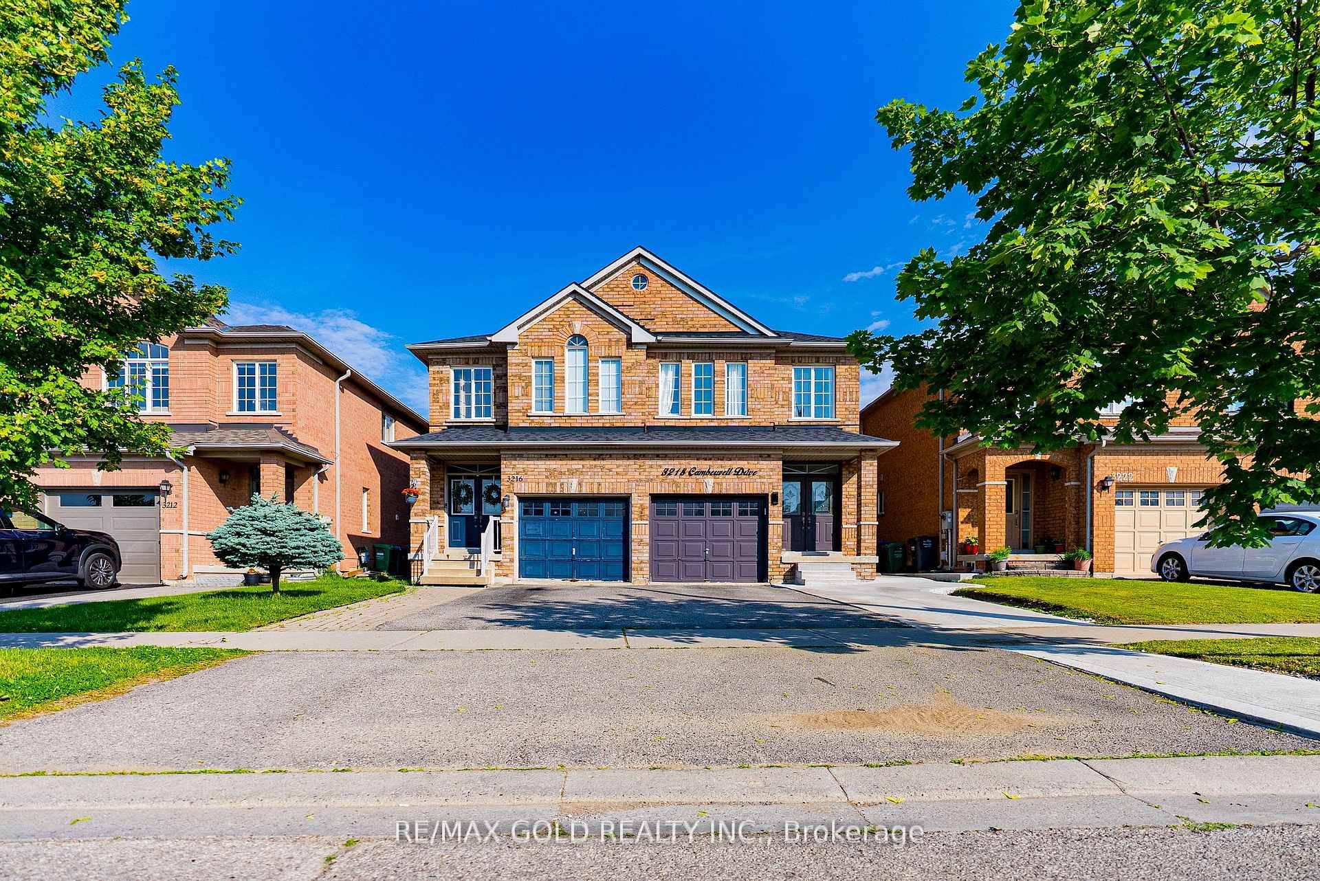 Experience elevated living in this beautifully crafted Green Park built home, where exceptional design meets everyday comfort in a spacious, trendy open concept layout.