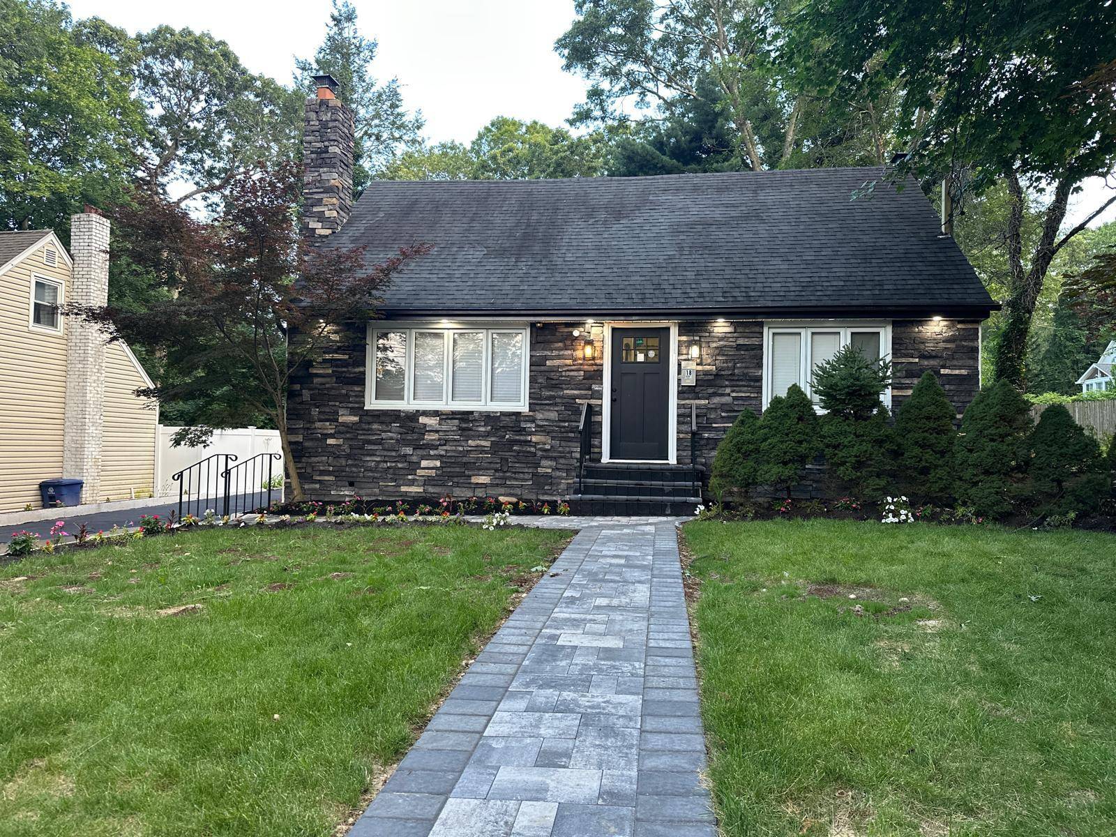 Stunning 3 Bed 3 Bath Home in desirable Half Hollow Hills School District !