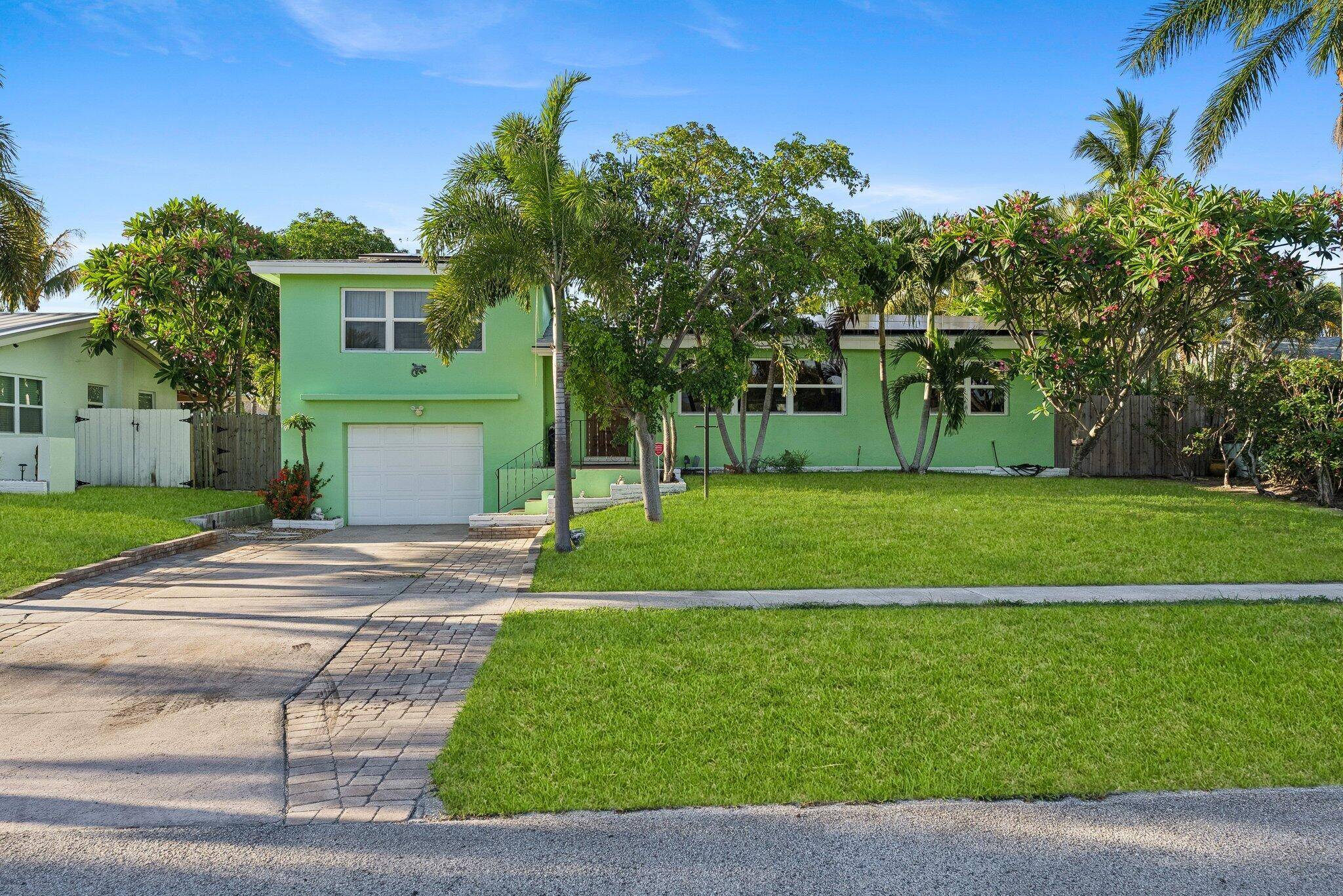 Experience the perfect harmony of comfort, style, and versatility with this beautifully maintained 3 bedroom, 2 bath pool home an ideal sanctuary for those seeking both relaxation and opportunity.