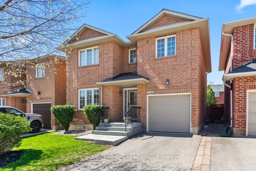 Welcome to this stunning and well maintained detached home in the sought after West Oak Trails Oakville.