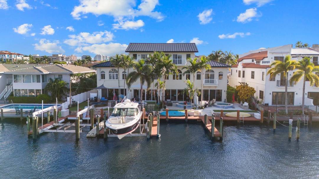 Stunning 3 Story, 3 Bedroom 3.