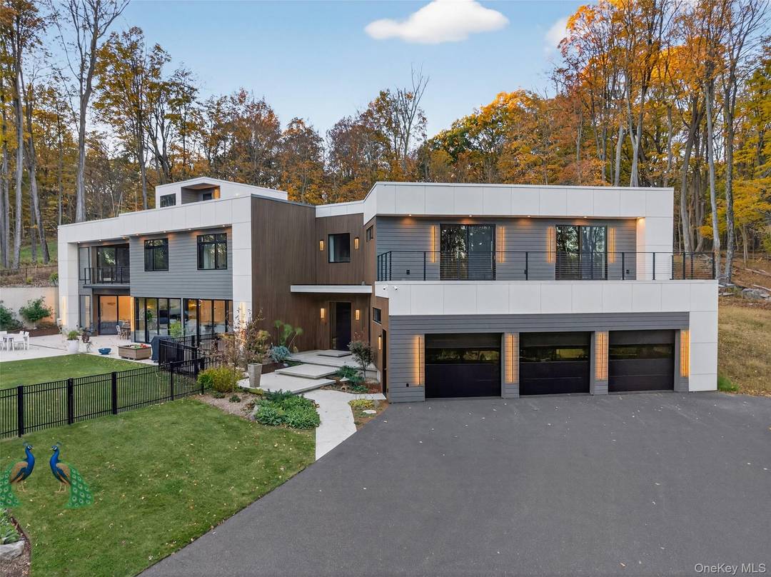 Elevate your horizon with The Plateau, Warwick Isle s pinnacle of Modern European Luxury.