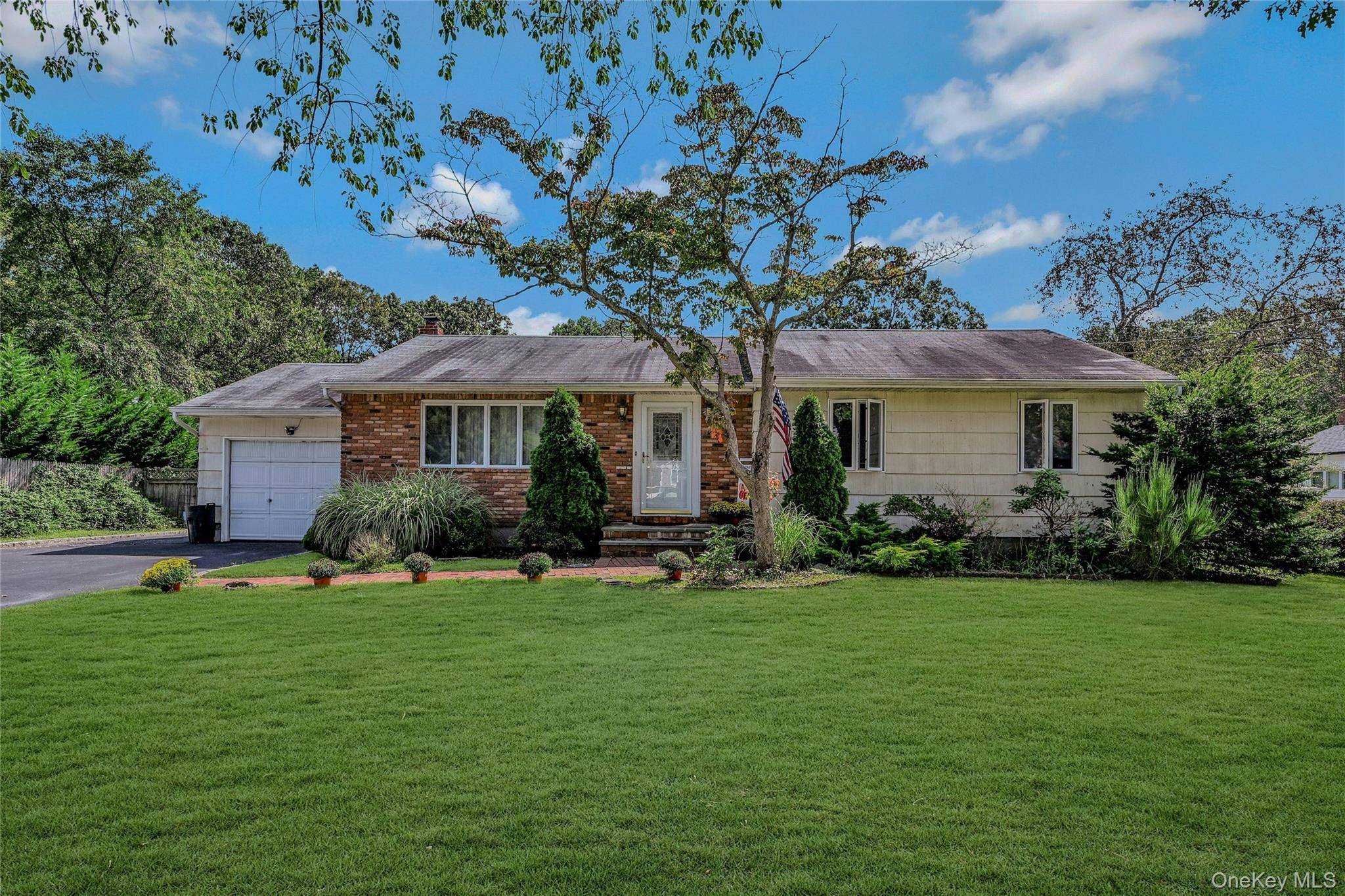 This Ranch Style home is located on dead end block, hardwood floors throughout, full finished basement with outside entrance.