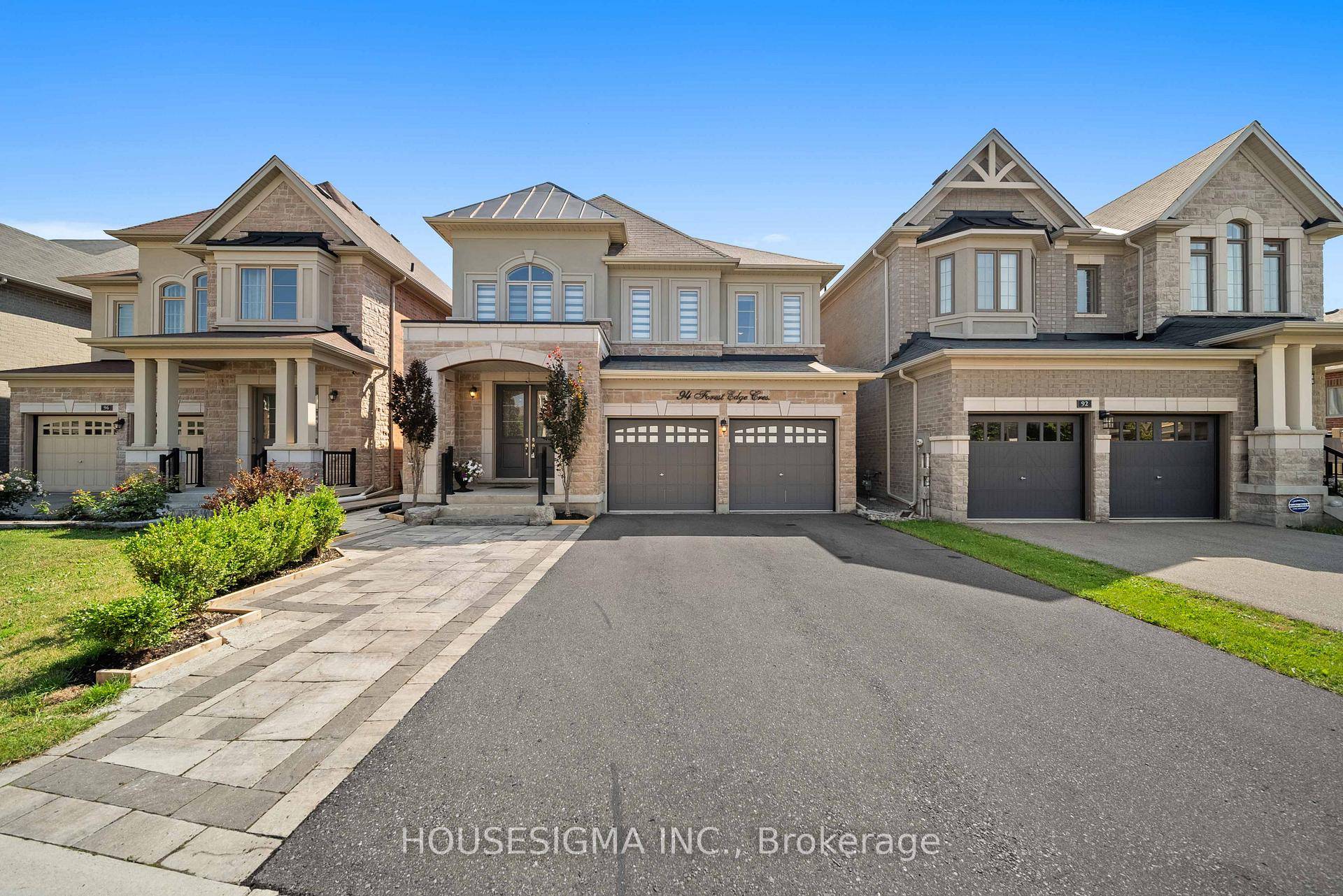 SEPARATE ENTRANCE BASEMENT APARTMENT Discover refined living in the prestigious Anchor Woods community of Holland Landing.